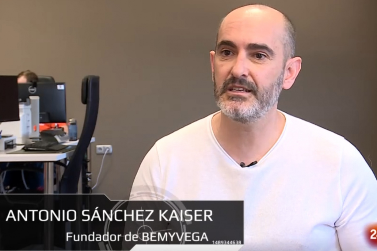 El profesor Antonio Sánchez Kaiser en el programa de RTVE.